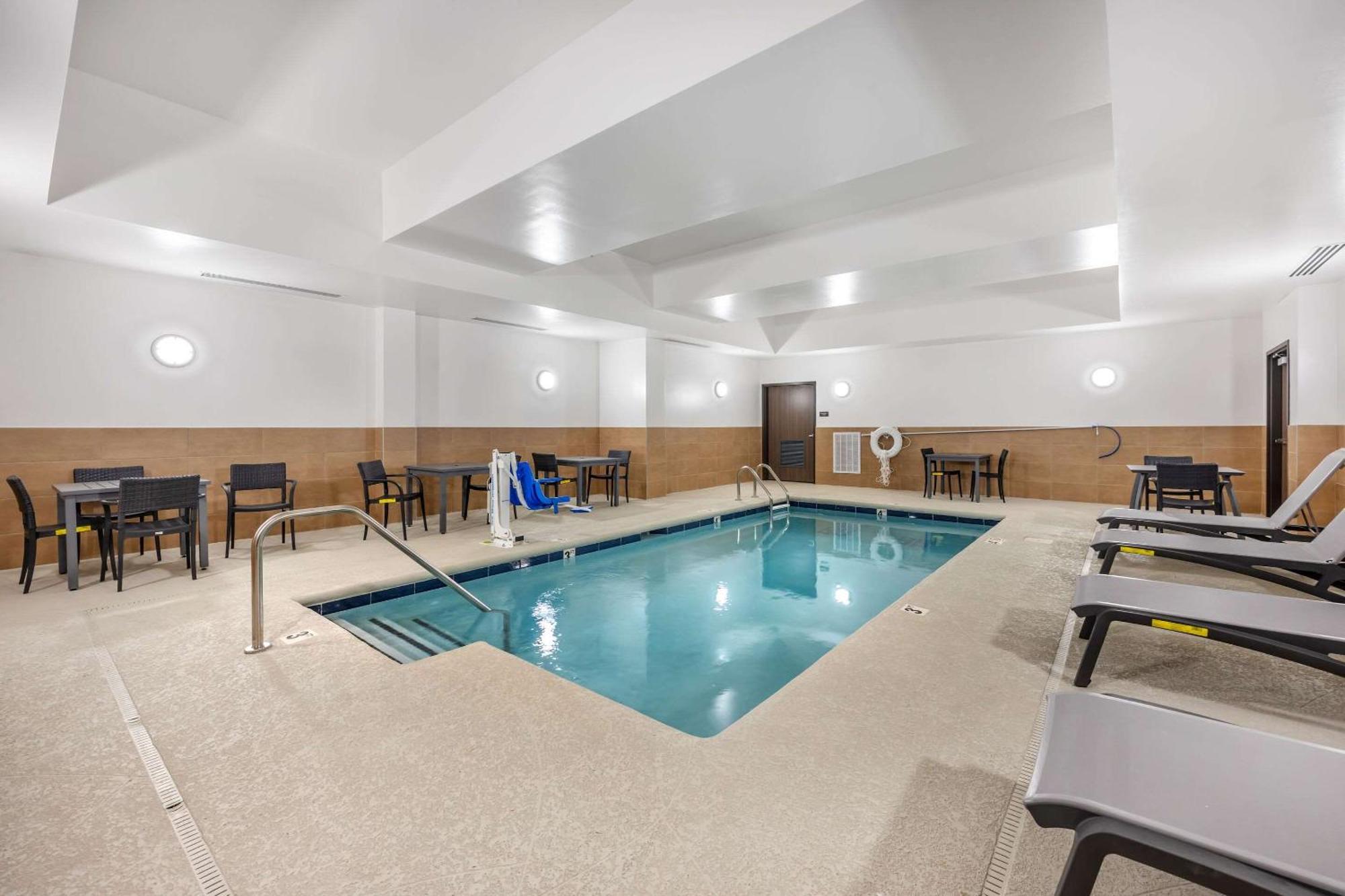 Comfort Inn & Suites Нашвил Екстериор снимка
